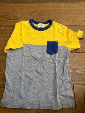 Hanna Andersson Yellow & Gray Colorblock Pocket Tee with Navy Accents